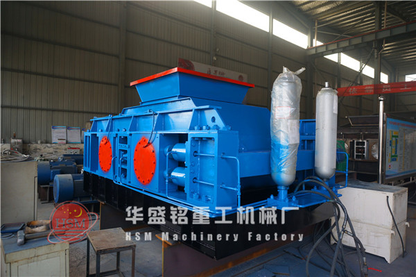 大型液壓對輥破碎機(jī)圖片